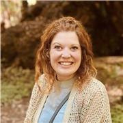 Soy una profesora de inglés hace más de tres años en España con niños y adultos online or presencial de cada nivel!